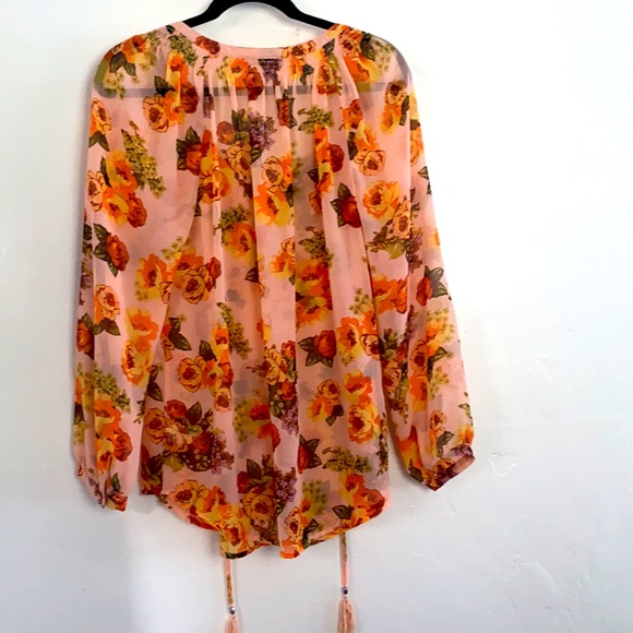 Peach blouse with rose pattern - Picture 2 of 2